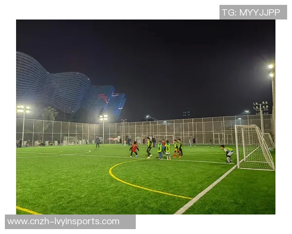 沉浸在足球网游的激情世界中体验真实赛场的热血与荣耀